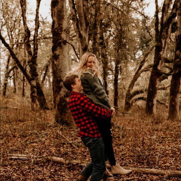 Meet your Posher, Jillian - Picture 1 of 1